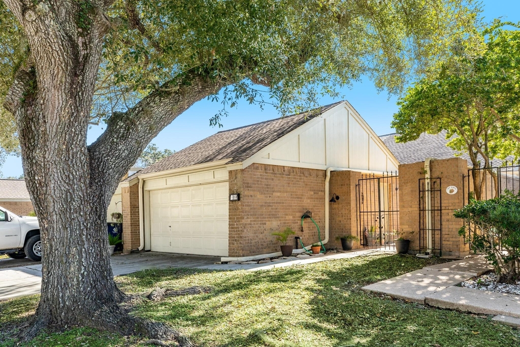1814 Veranda Drive - Photo 2