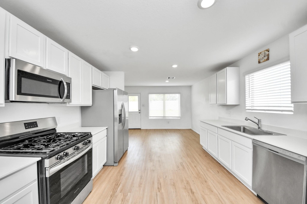 18987 Panzini Dr - Photo 35