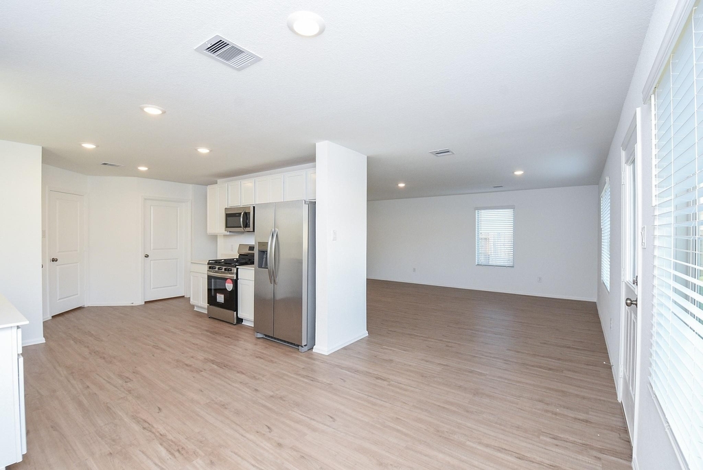 18987 Panzini Dr - Photo 8