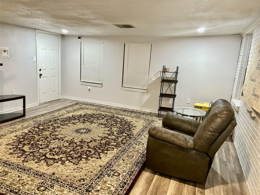 4014 Farmer Street - Photo 4