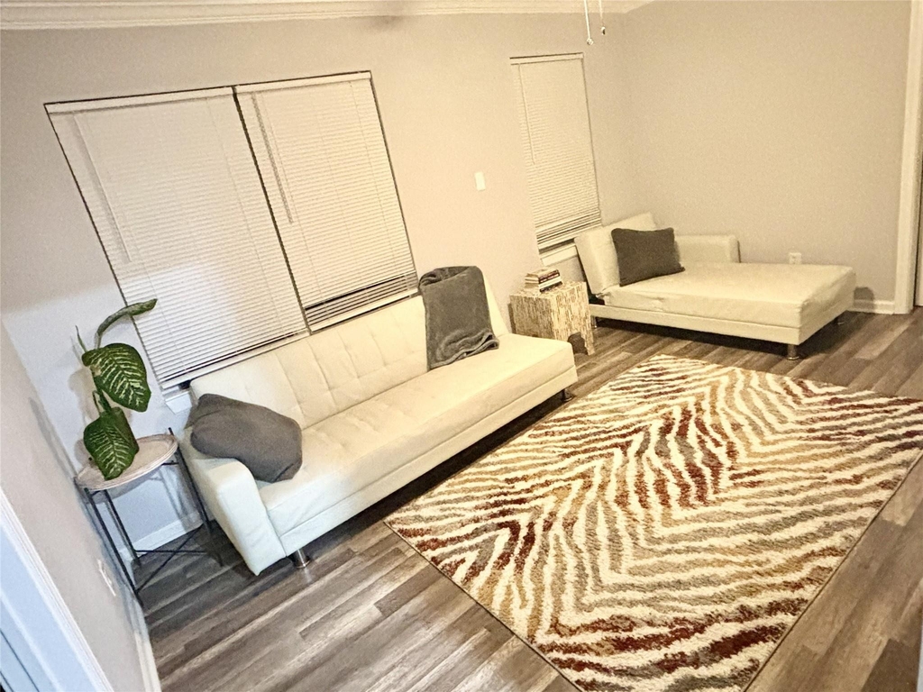 4014 Farmer Street - Photo 3