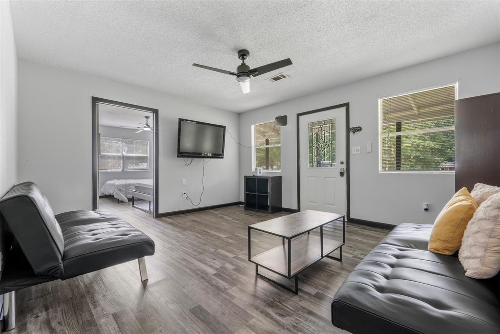 541 Trails End Drive - Photo 4