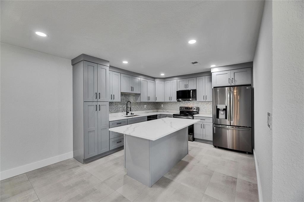 1025 Apollo Beach Boulevard - Photo 11