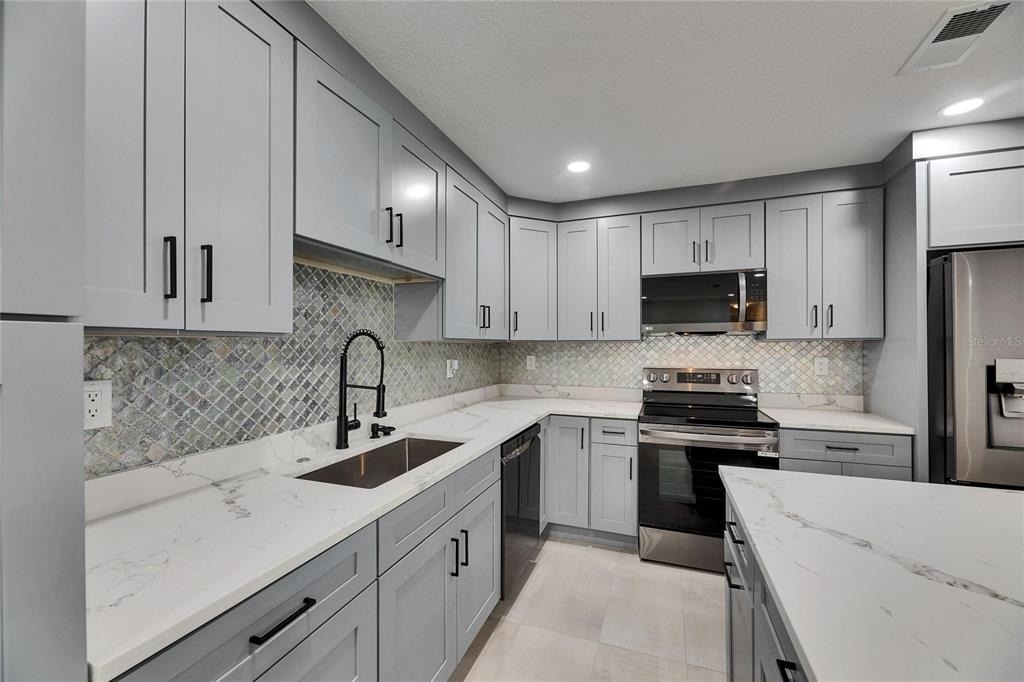 1025 Apollo Beach Boulevard - Photo 6