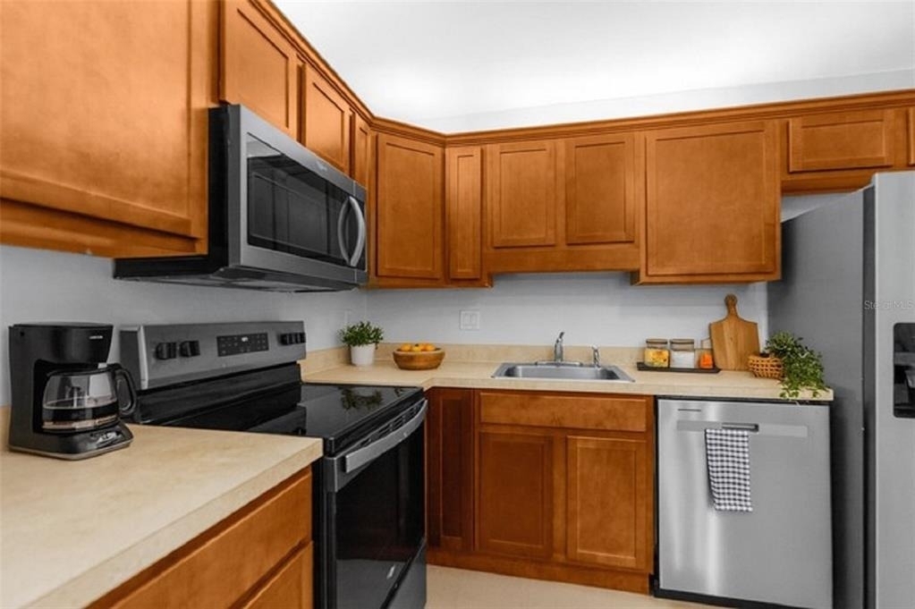 5551 Executive Drive - Photo 3