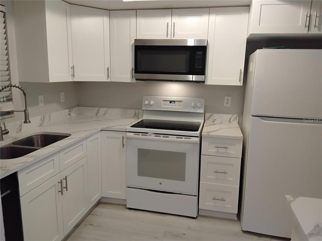 1100 E Bay Drive - Photo 2