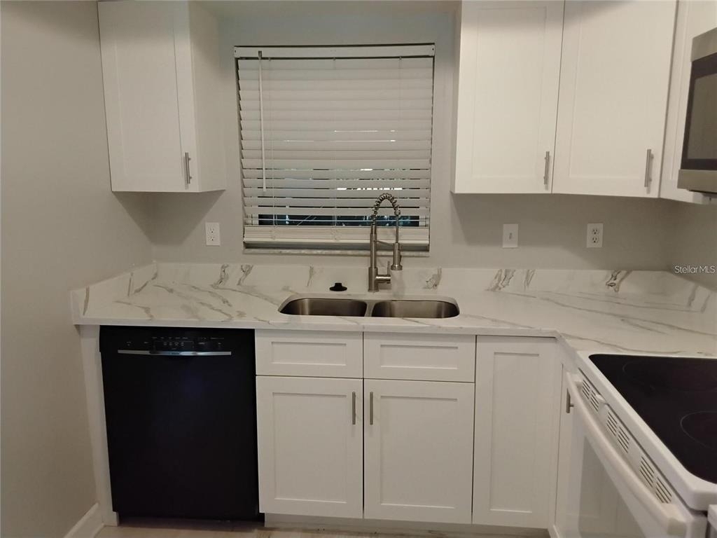 1100 E Bay Drive - Photo 3