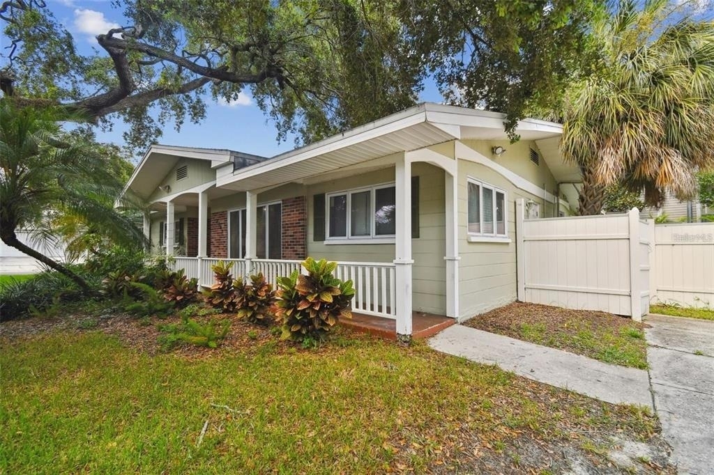 2302 S Arrawana Avenue - Photo 0