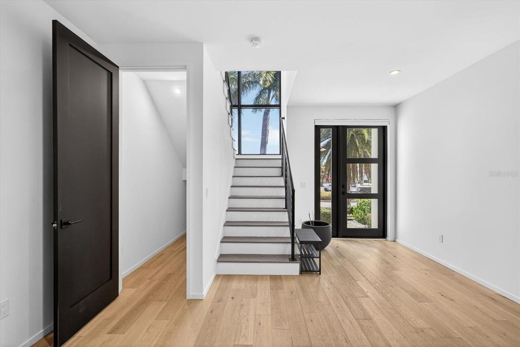 94 W Davis Boulevard - Photo 7