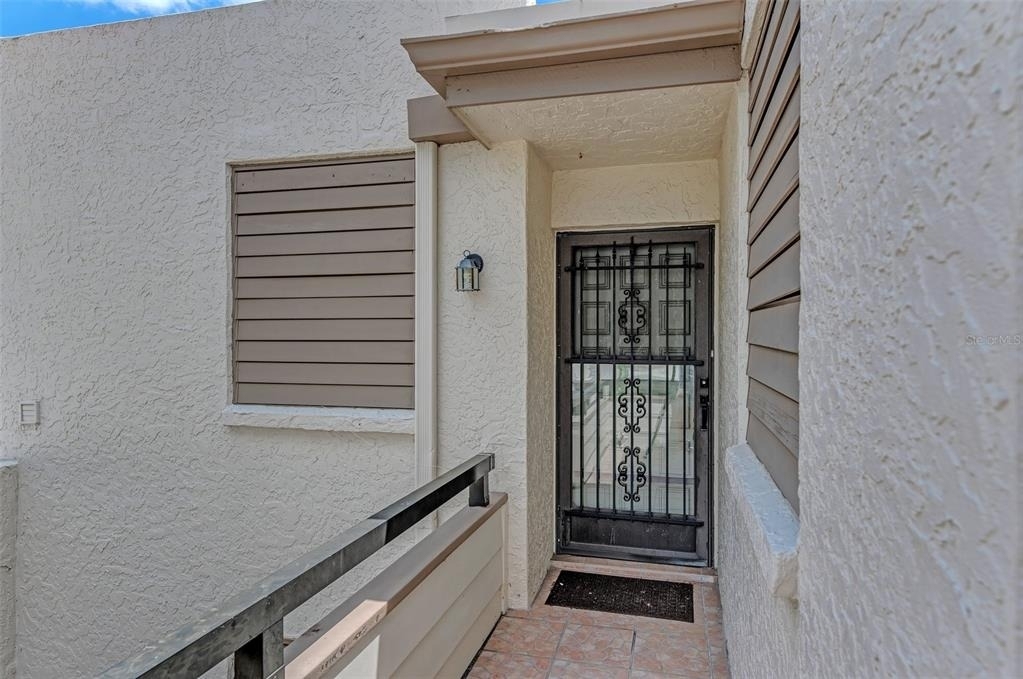 346 Springdale Drive W - Photo 2