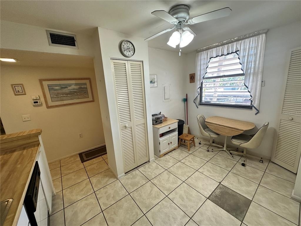 346 Springdale Drive W - Photo 7