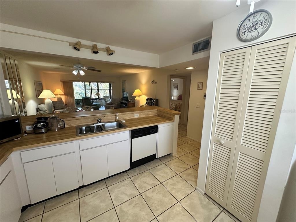 346 Springdale Drive W - Photo 9