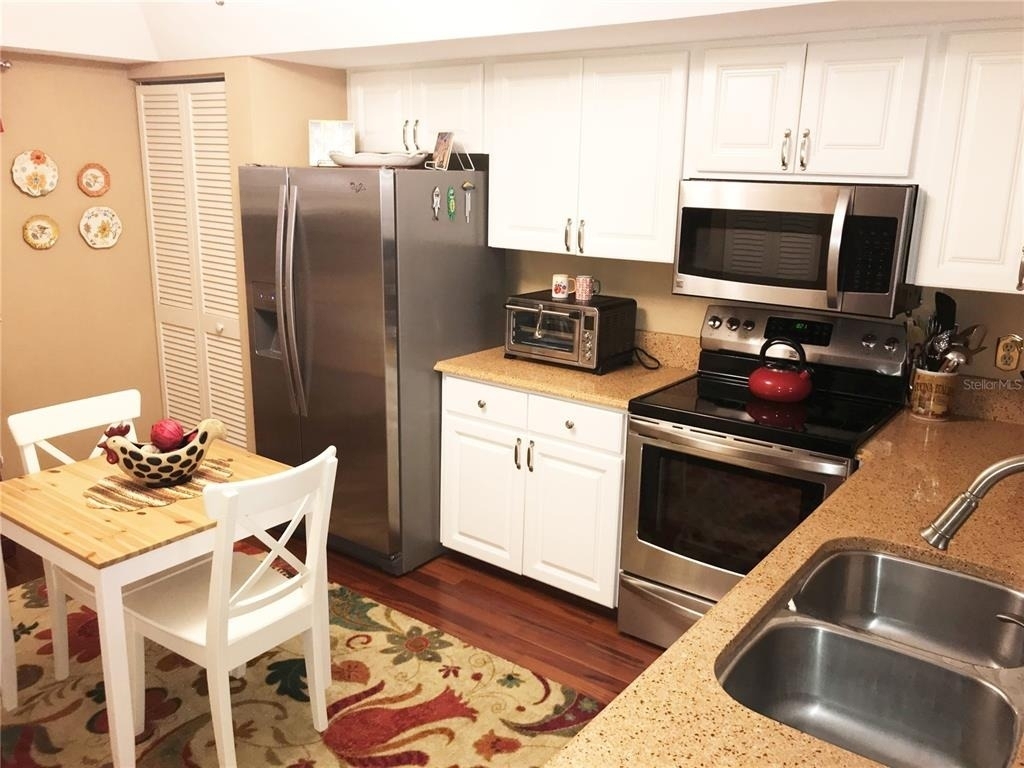 577 Lakeside Drive - Photo 5