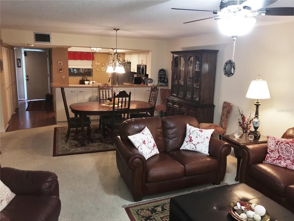 577 Lakeside Drive - Photo 3