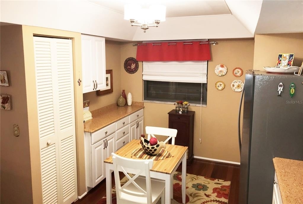 577 Lakeside Drive - Photo 7