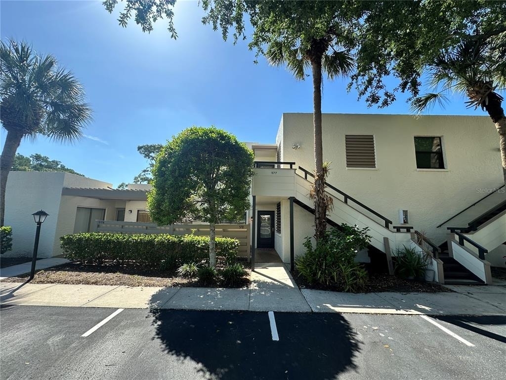 577 Lakeside Drive - Photo 0