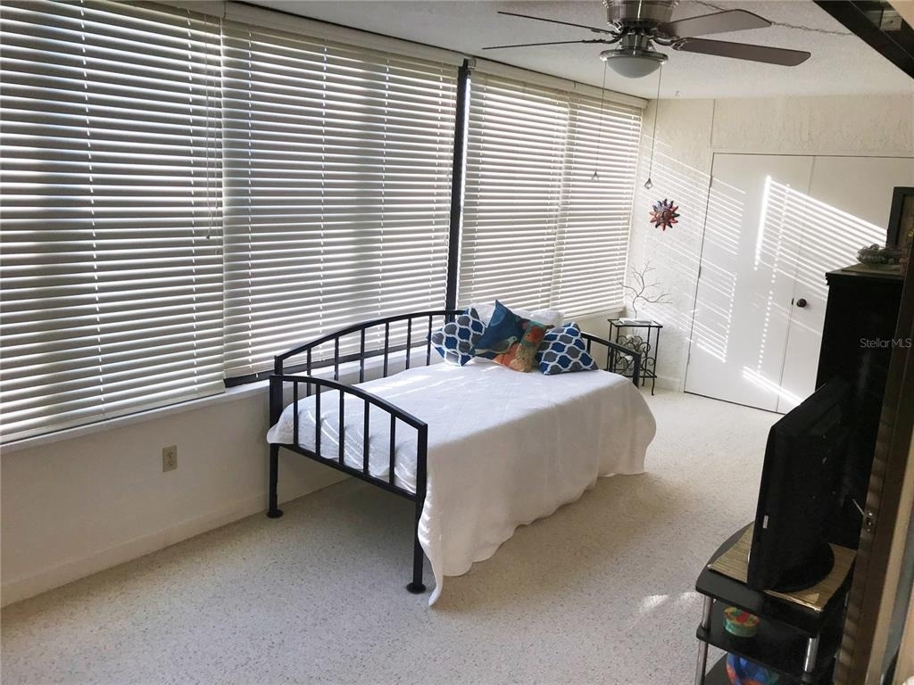 577 Lakeside Drive - Photo 8