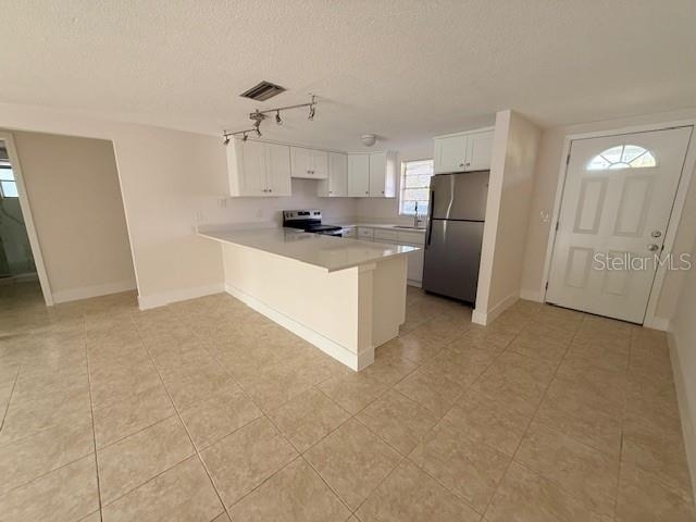 600 Russell Street - Photo 2