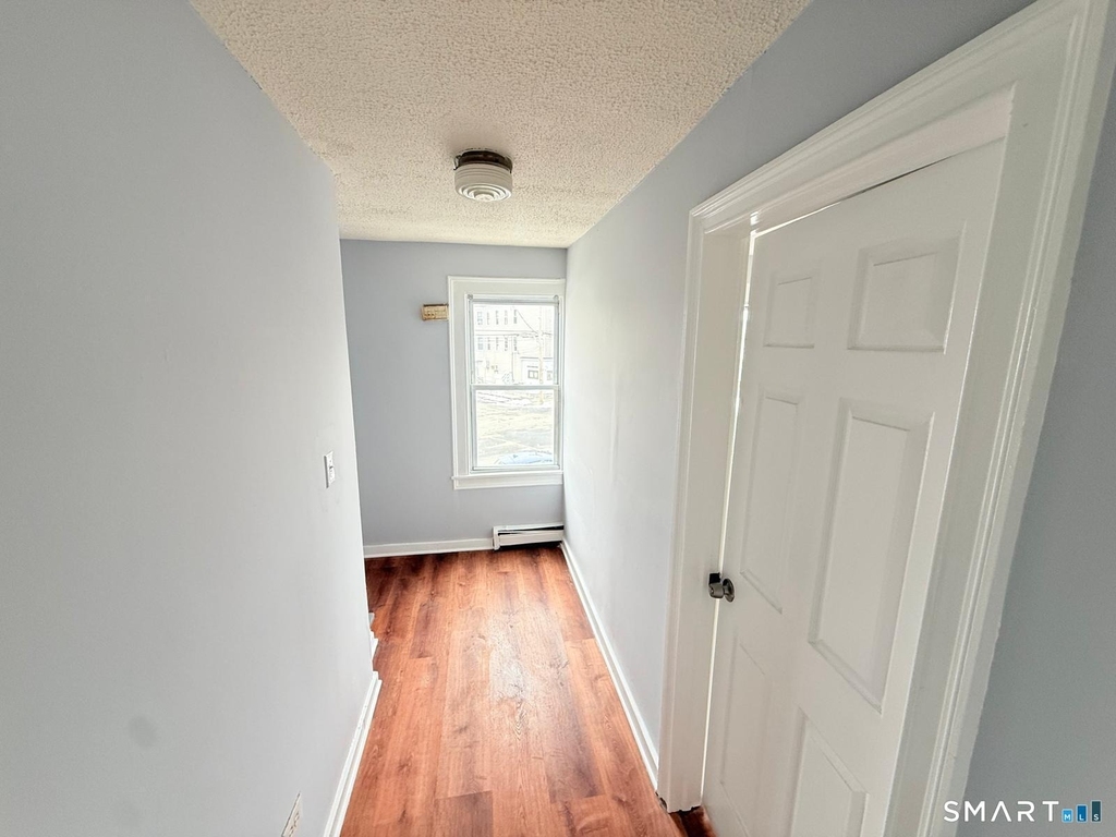 240 Wood Avenue - Photo 8