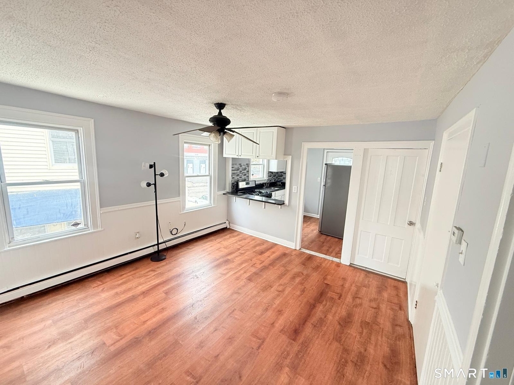 240 Wood Avenue - Photo 3