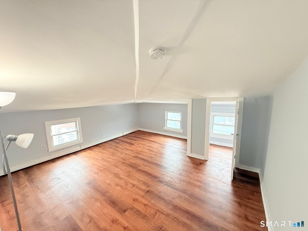 240 Wood Avenue - Photo 10