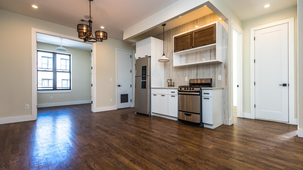 291 Stockholm Street - Photo 5
