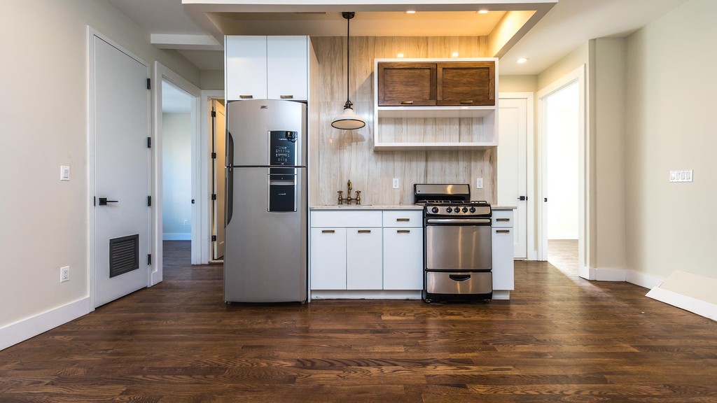 291 Stockholm Street - Photo 7