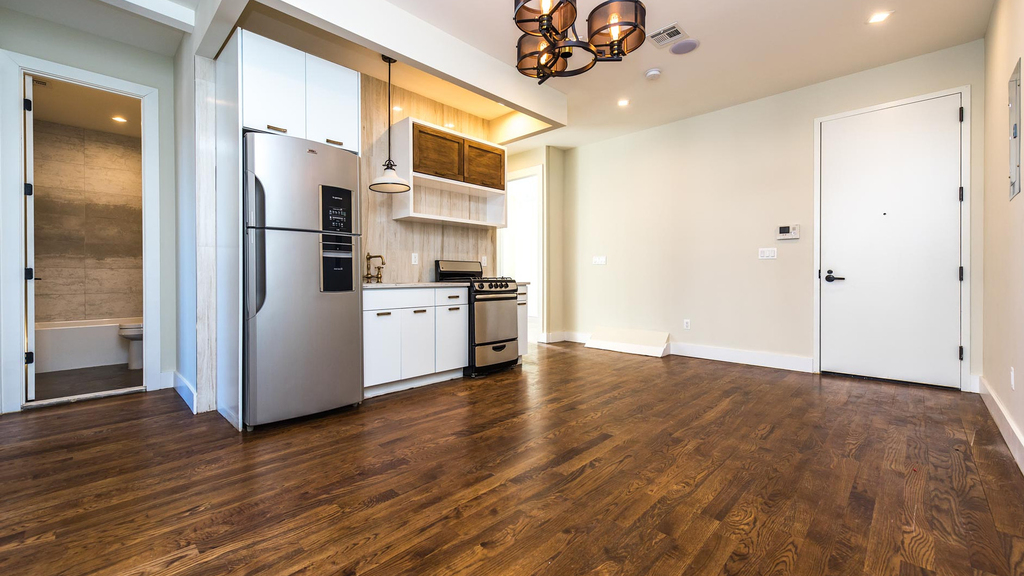 291 Stockholm Street - Photo 6