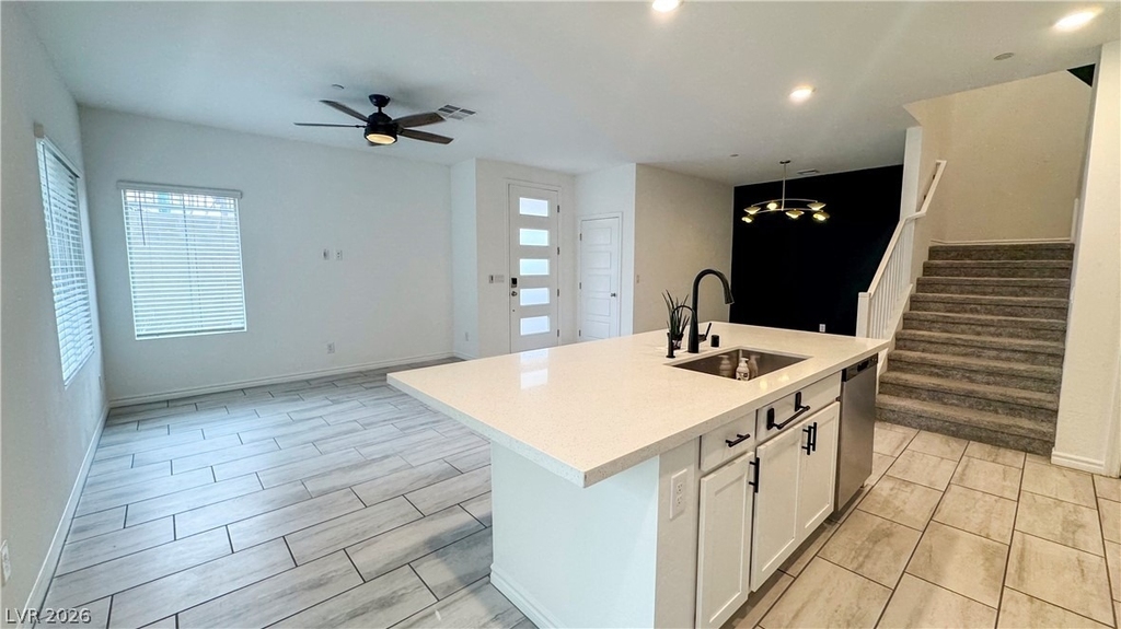 600 N Carriage Hill Dr - Photo 5