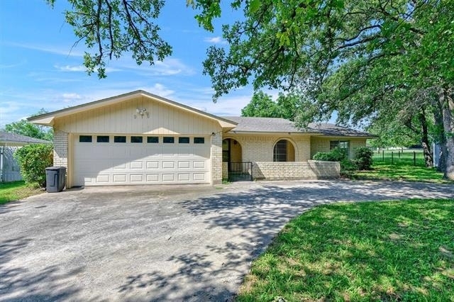 910 Kiowa Drive W - Photo 3