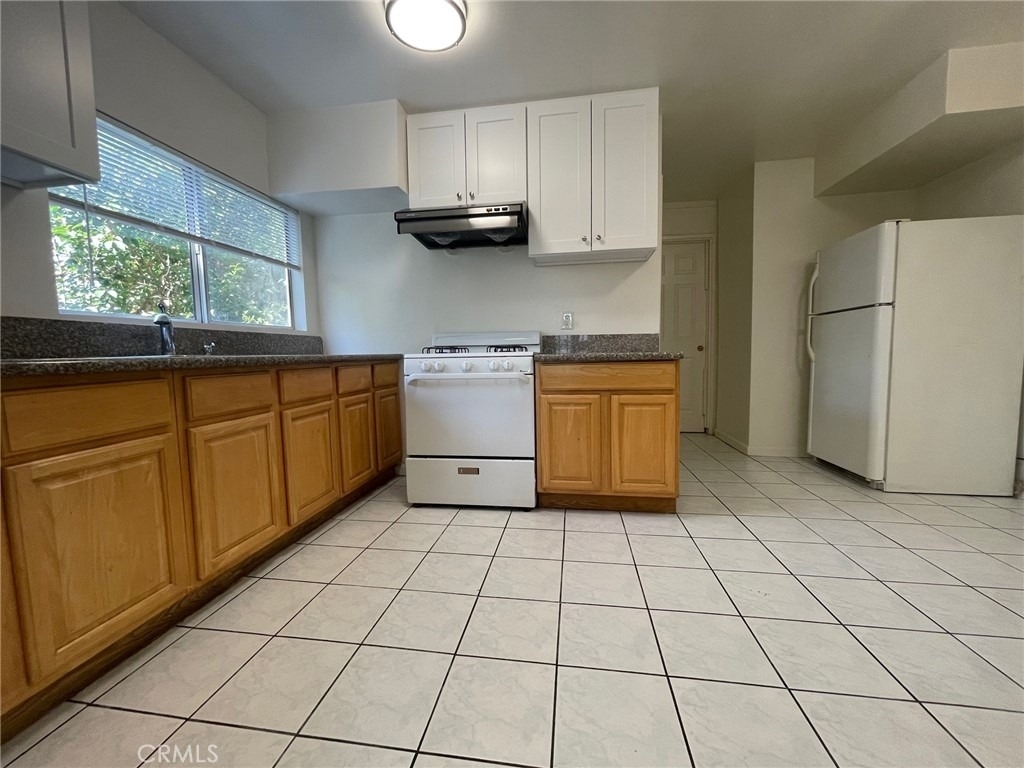 1427 S Chapel Avenue - Photo 5