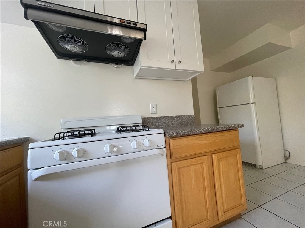 1427 S Chapel Avenue - Photo 6