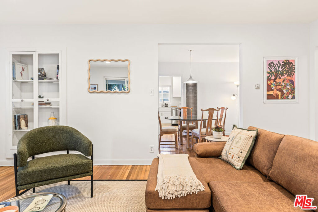 329 S Reeves Drive - Photo 5