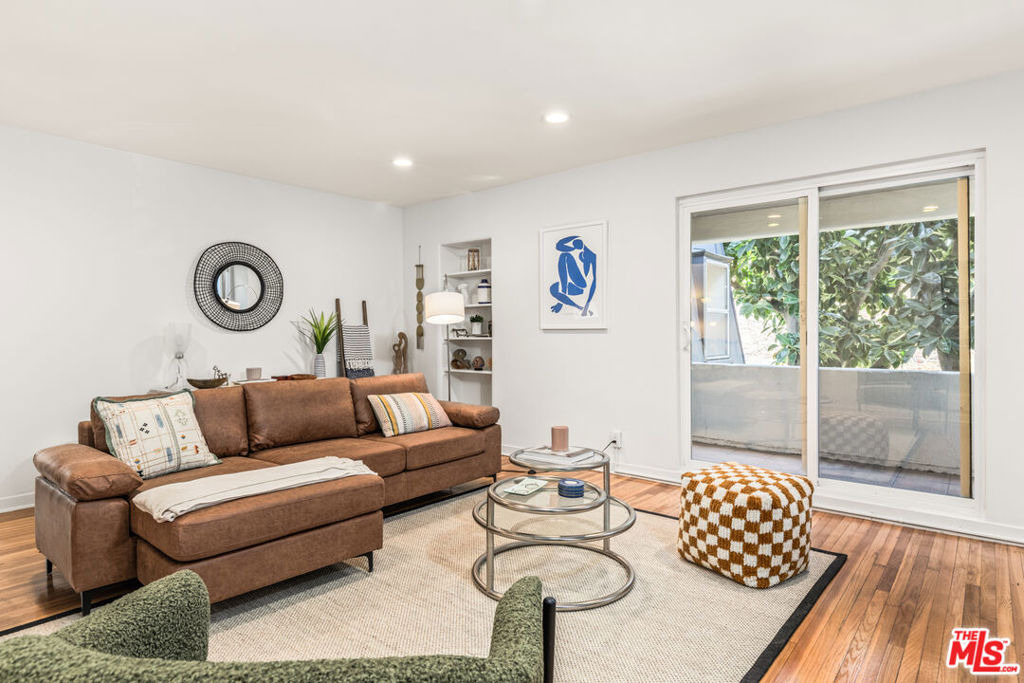 329 S Reeves Drive - Photo 7