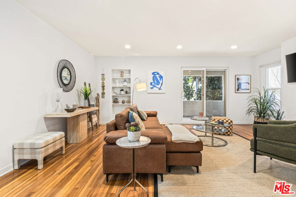 329 S Reeves Drive - Photo 6