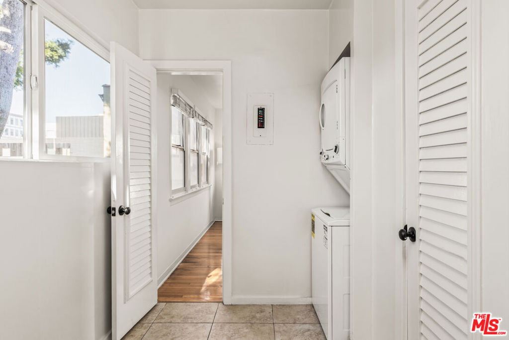 329 S Reeves Drive - Photo 25