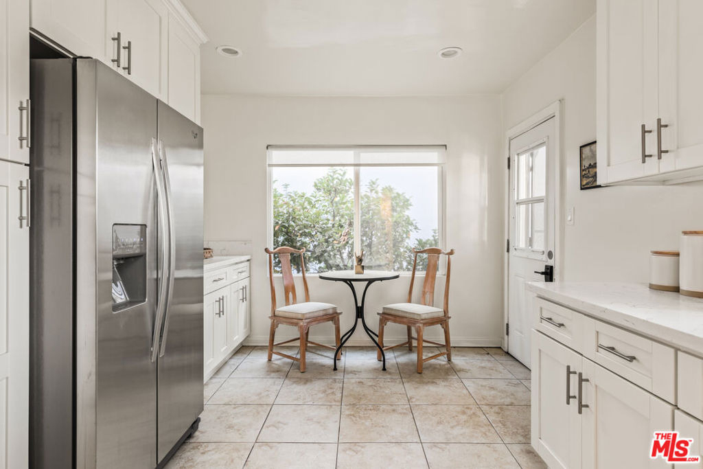 329 S Reeves Drive - Photo 14