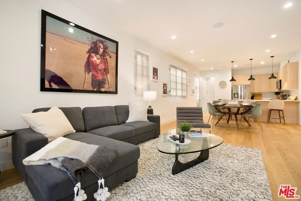 418 N Stanley Avenue - Photo 3