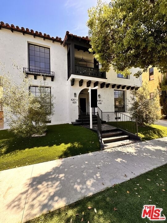 418 N Stanley Avenue - Photo 33