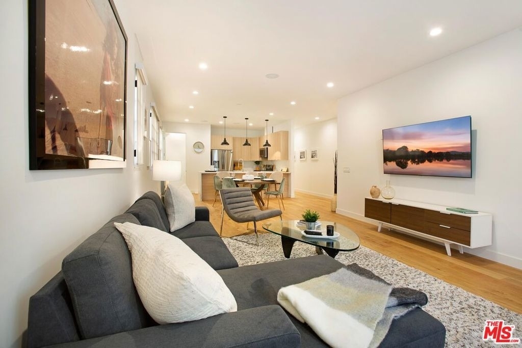 418 N Stanley Avenue - Photo 4