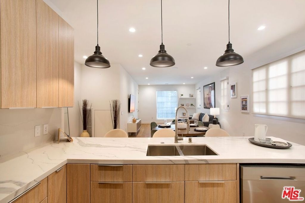 418 N Stanley Avenue - Photo 17