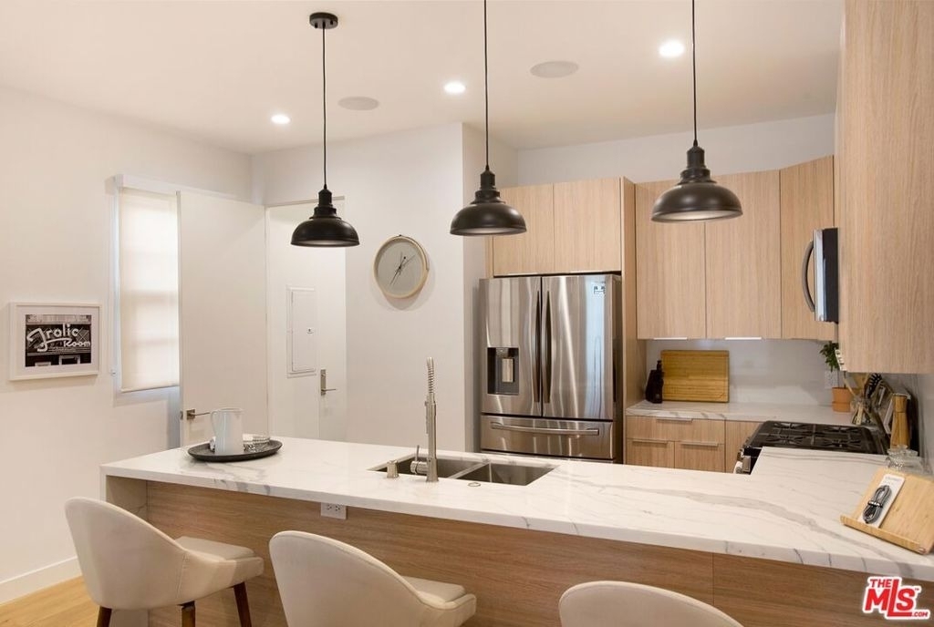 418 N Stanley Avenue - Photo 11