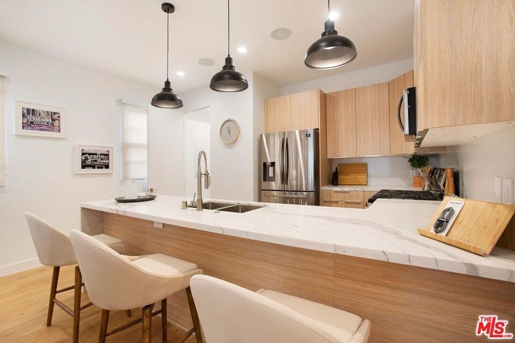418 N Stanley Avenue - Photo 9