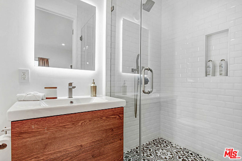 434 N Ogden Drive - Photo 9