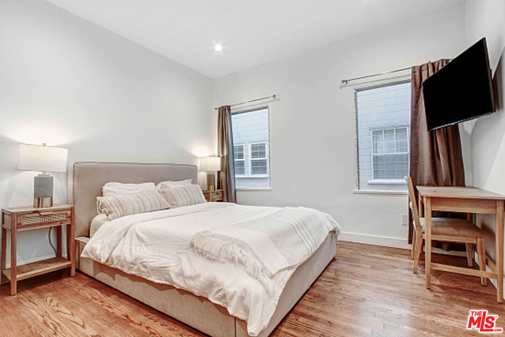 434 N Ogden Drive - Photo 4