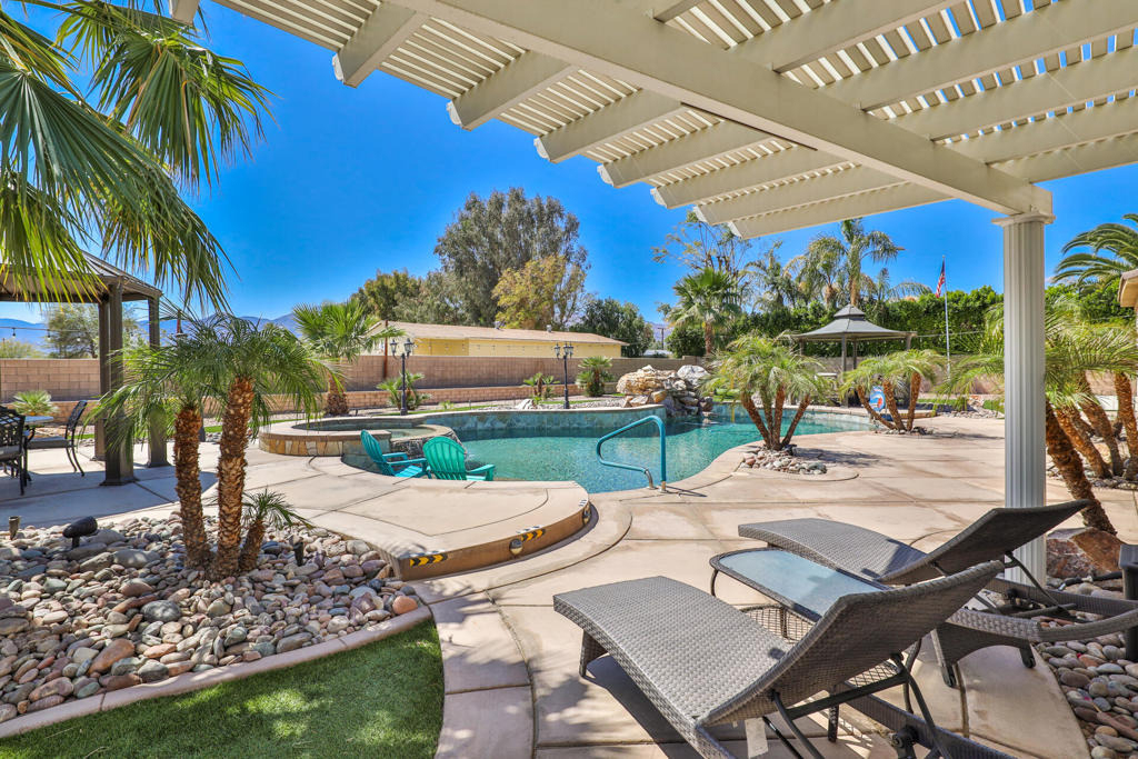 80445 Paria Way - Photo 0