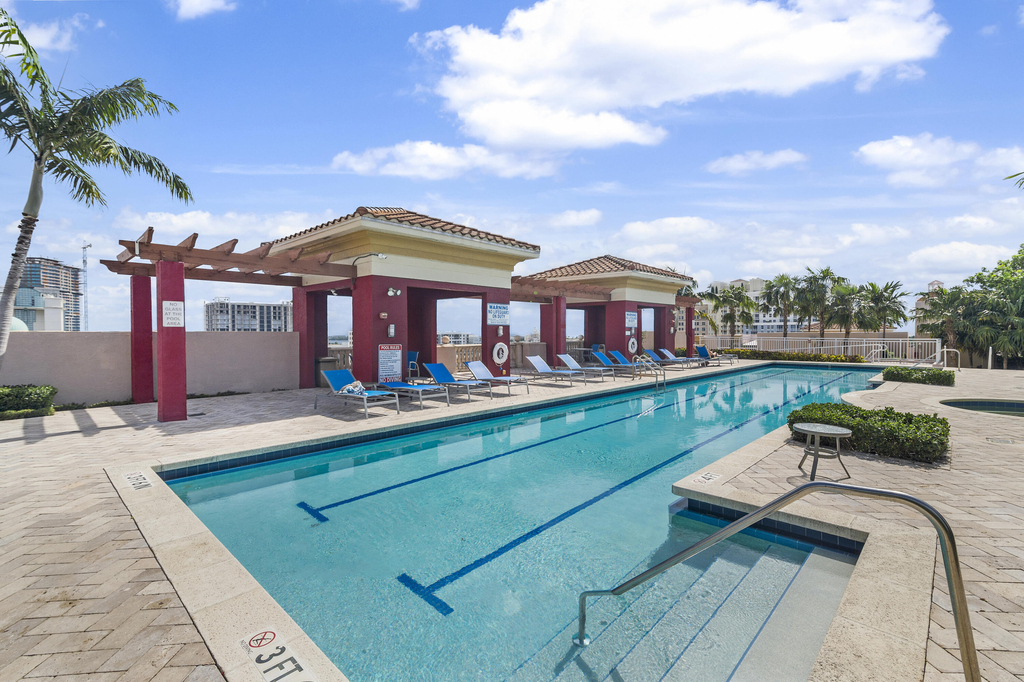 410 Evernia Street - Photo 2