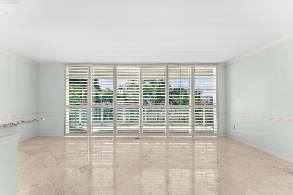550 Se Mizner Boulevard - Photo 2