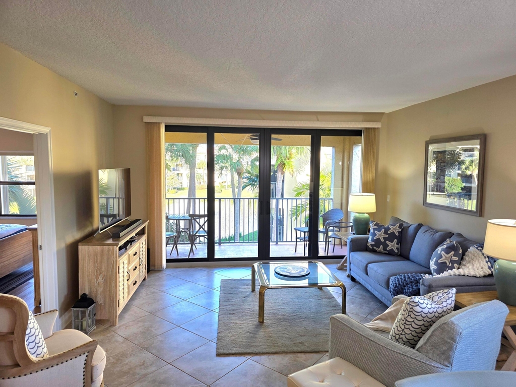 300 Uno Lago Drive - Photo 5