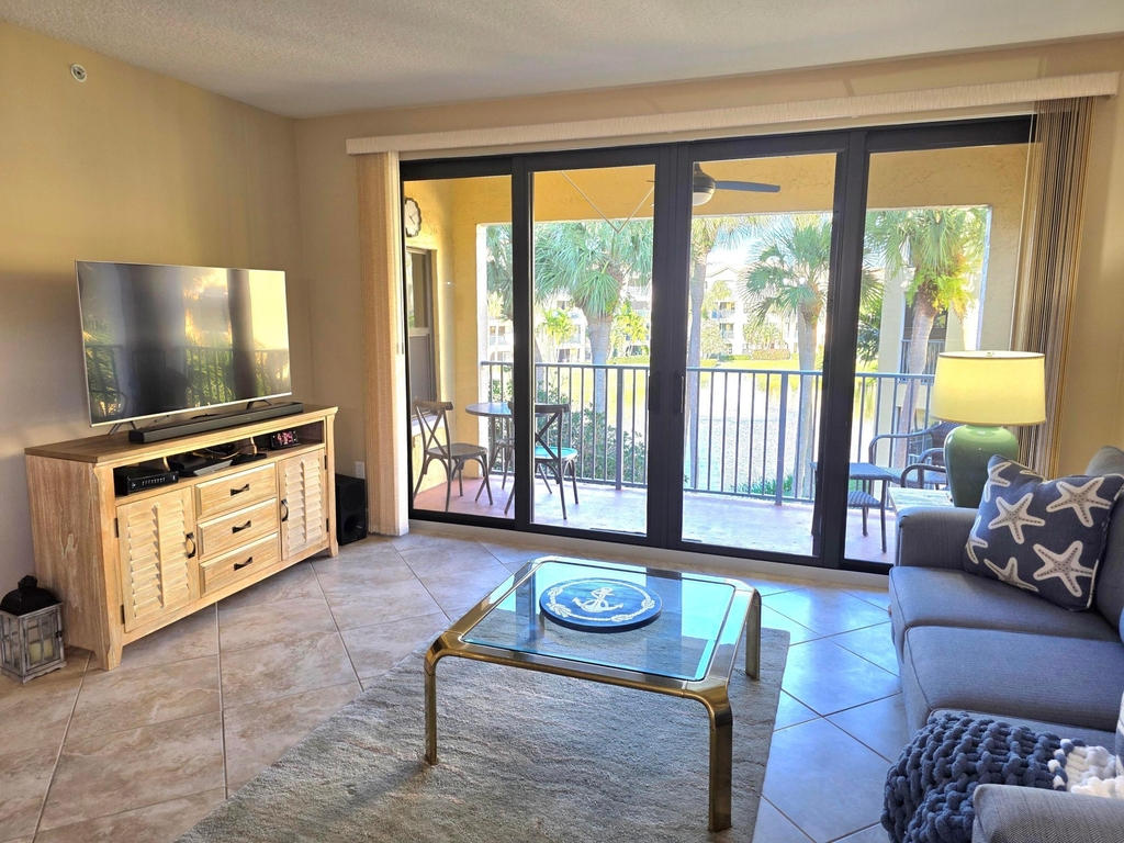 300 Uno Lago Drive - Photo 6